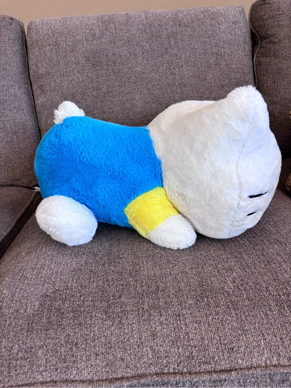 Hello Kitty plush - Picture 3 of 8